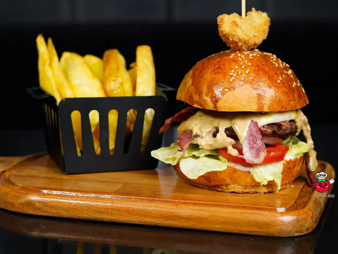 برگر بارزیل با سیب زمینی