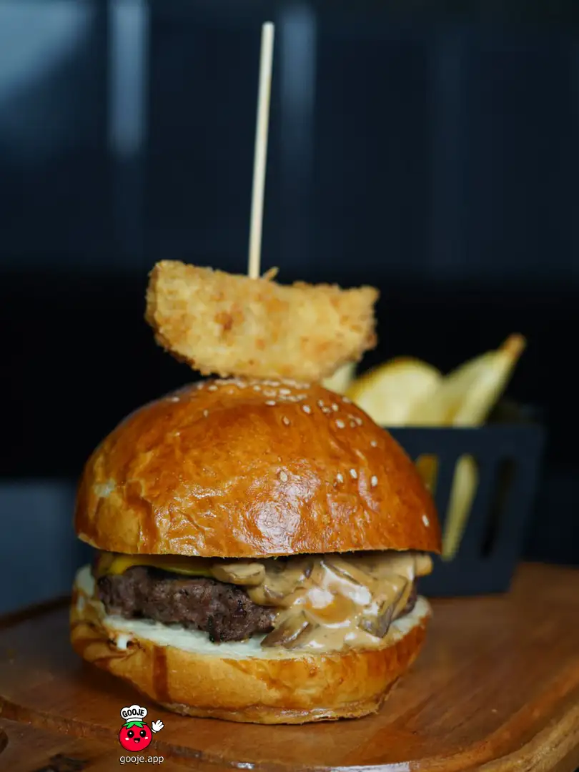 ماشروم برگر با سیب زمینی