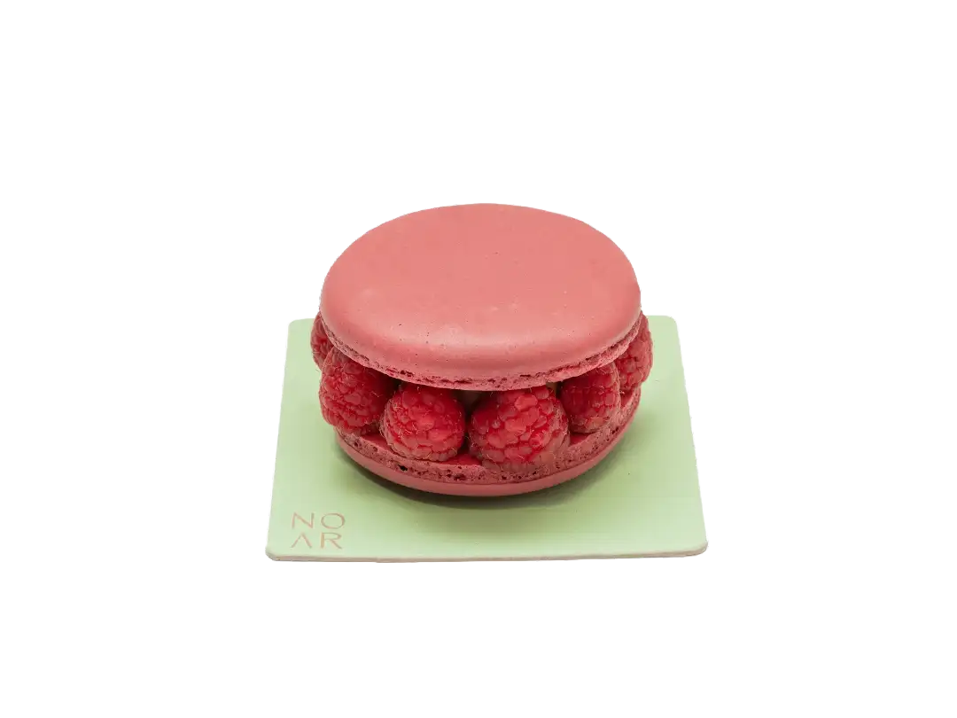 ماکارون پسته و رزبری