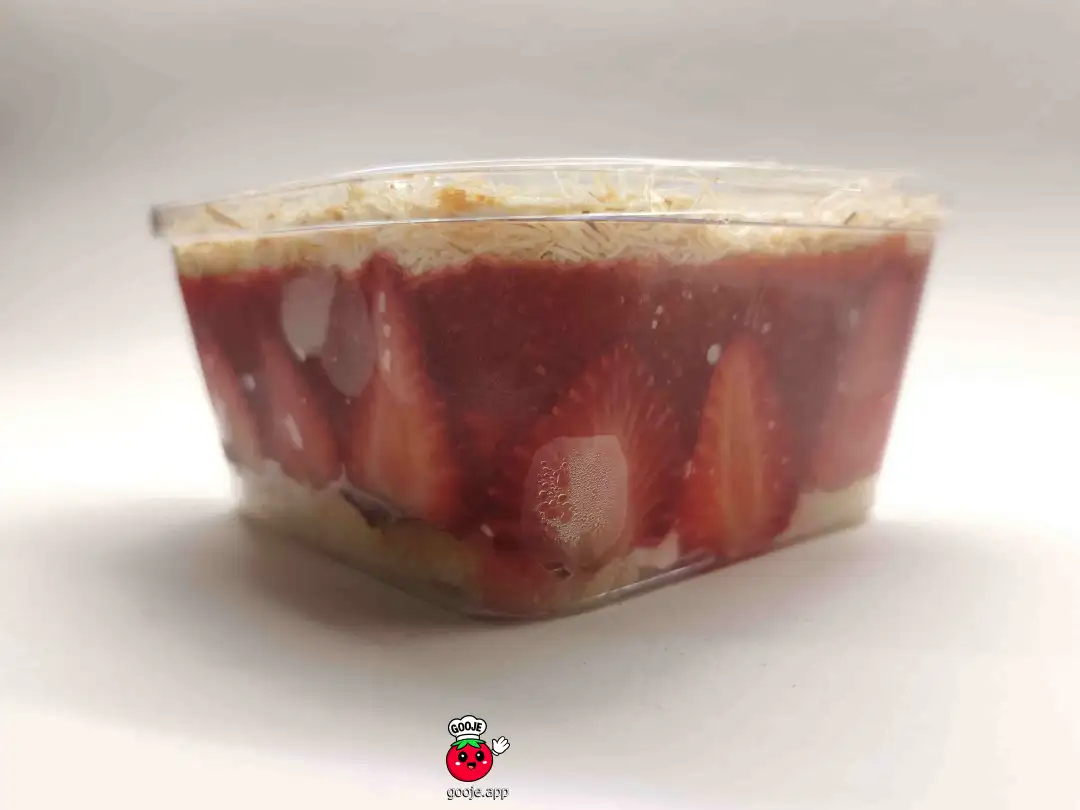 دسر پسته توت فرنگی