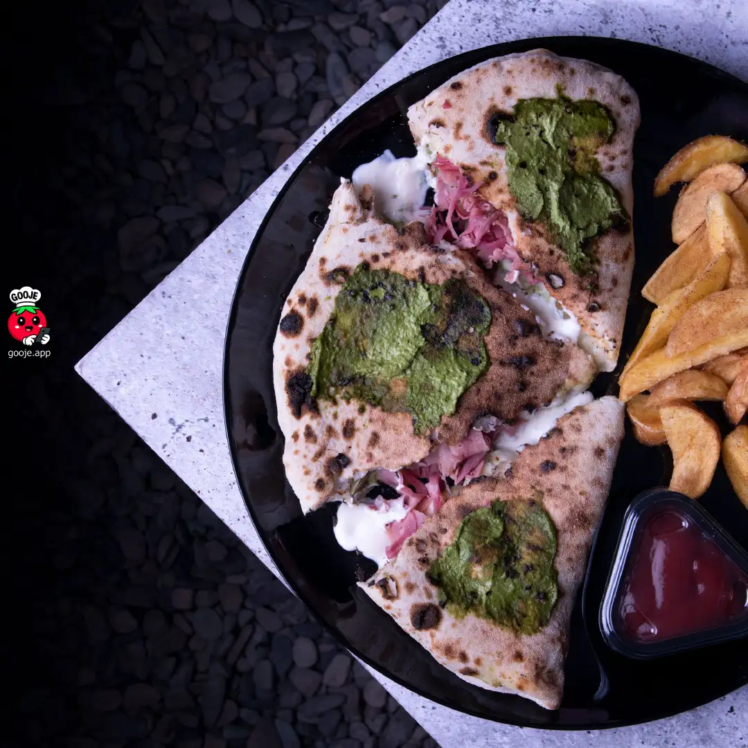 کالزونه بیکن گوشت