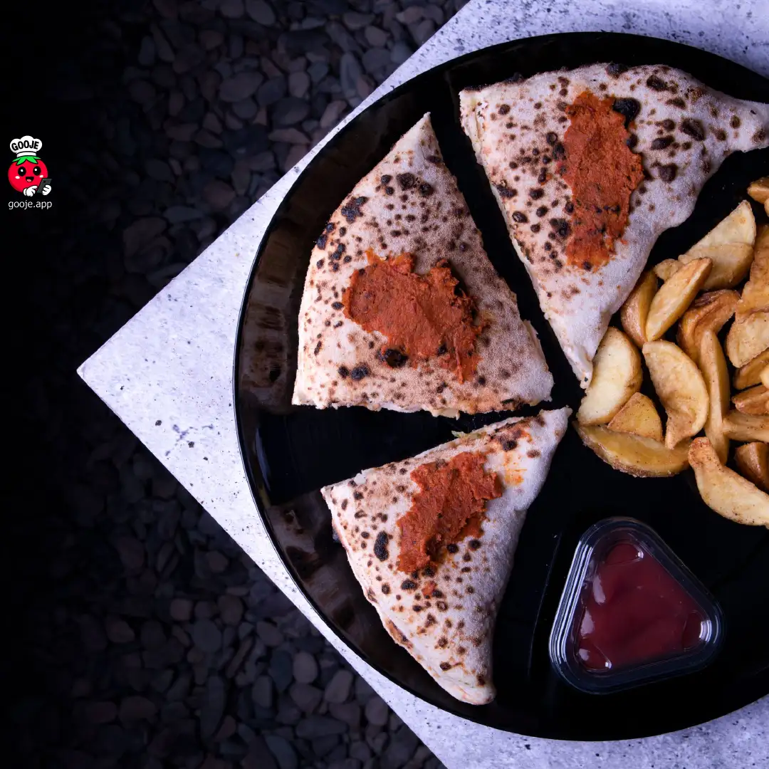 کالزونه مرغ دودی