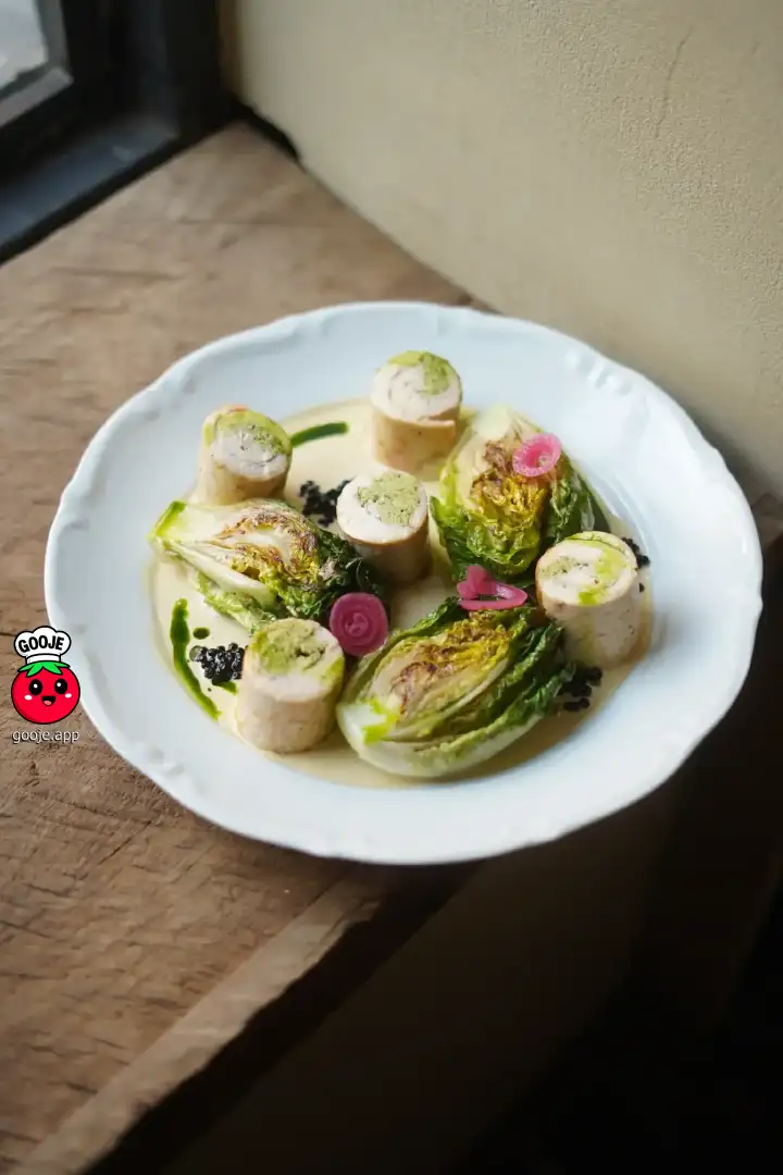 سالاد مرغ‌ و ریحان