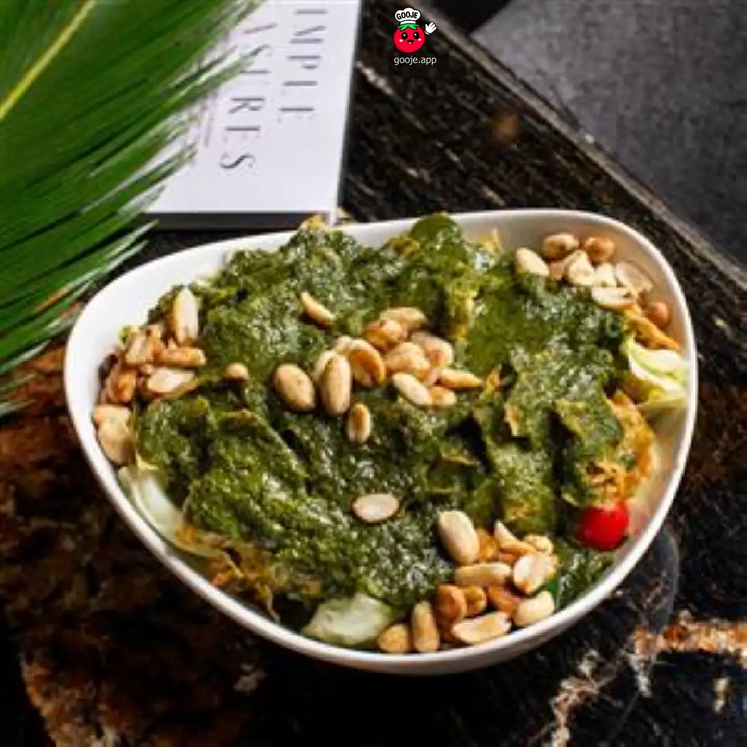 سالاد با سس مخصوص