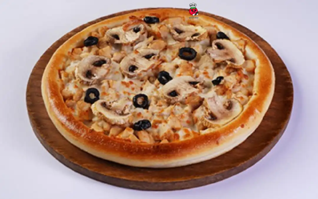 پیتزا مرغ و قارچ